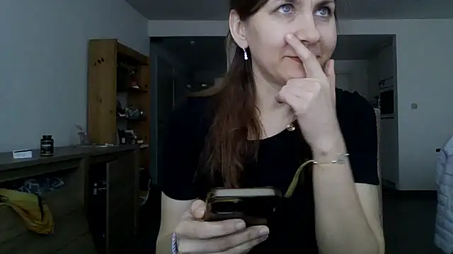 JasmineGlamour online show from 6, 4, 2026