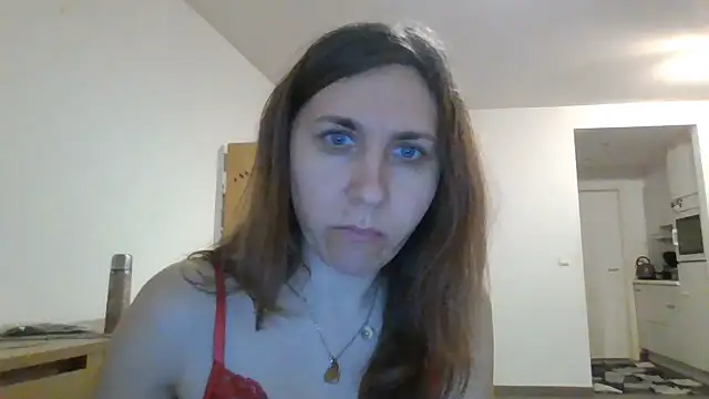 JasmineGlamour online show from 15, 4, 2026