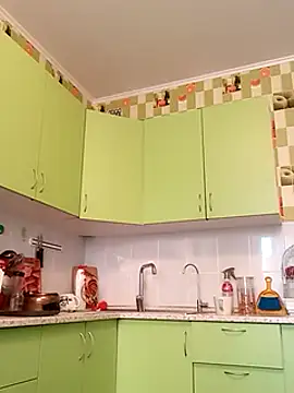 Snapshot of FantasyMichelle chatting on 4, 1, 2025 FantasyMichelle online show from 4, 1, 2025