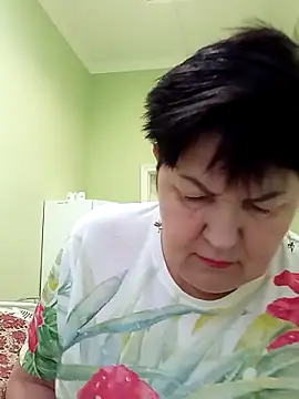 Snapshot of FantasyMichelle chatting on 5, 2, 2025 FantasyMichelle online show from 5, 2, 2025