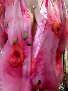 Snapshot of FantasyMichelle chatting on 4, 4, 2026 FantasyMichelle online show from 4, 4, 2026