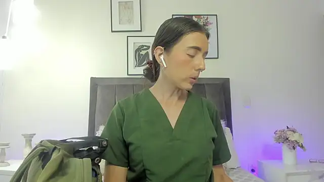 helen mooree online show from 17, 7, 2026