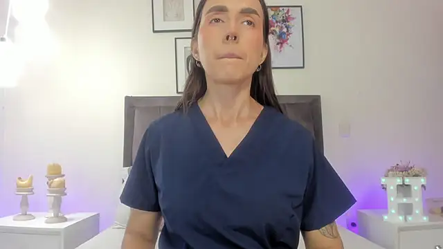 Snapshot of helen_mooree chatting on 3, 6, 2026 helen mooree online show from 3, 6, 2026