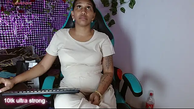 Snapshot of Kristel_lee chatting on 5, 12, 2025 Kristel lee online show from 5, 12, 2025