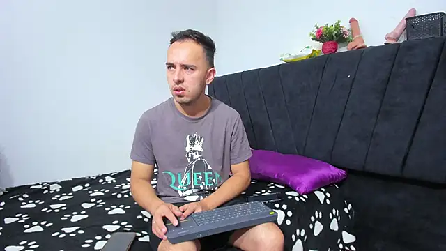 Snapshot of big-dicktop23 chatting on 24, 4, 2026 big-dicktop23 online show from 24, 4, 2026