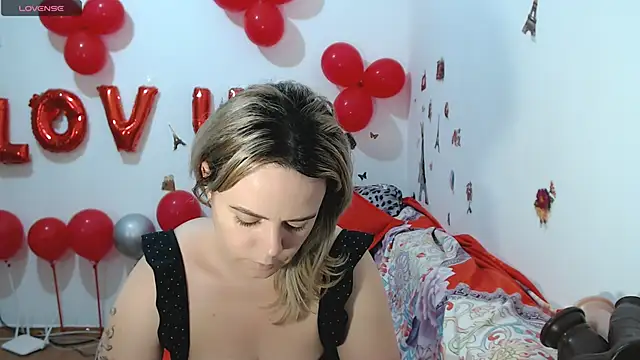 hotmilf4uxxx online show from 5, 3, 2026