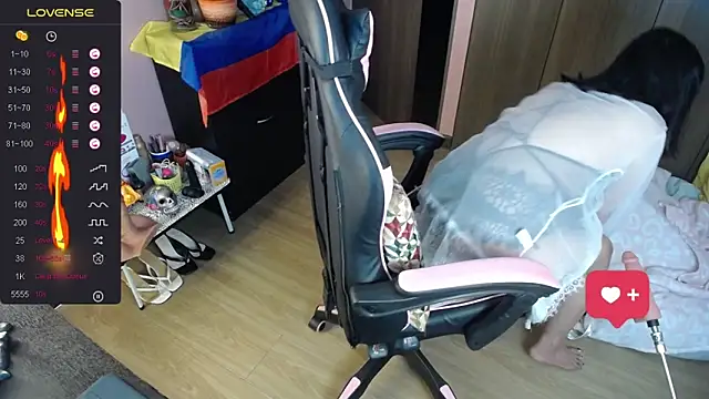 Snapshot of paolagomez_ chatting on 18, 10, 2025 paolagomez online show from 18, 10, 2025