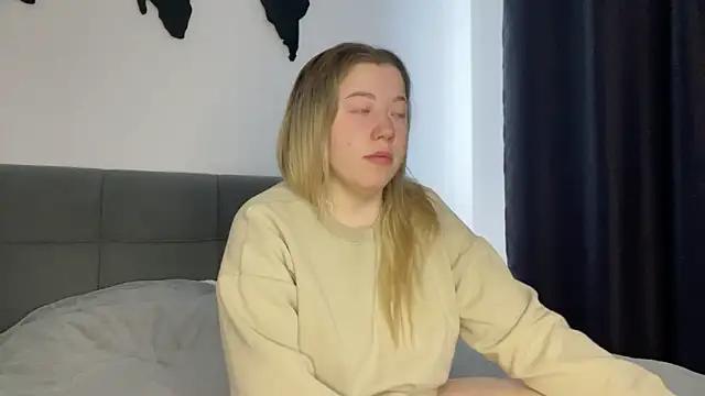 Embersweetbunny online show from 18, 2, 2025