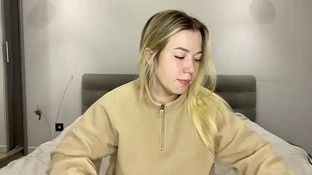 Embersweetbunny online show from 1, 12, 2025