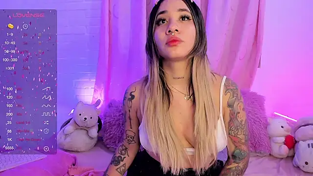 pink quarz online show from 6, 3, 2025