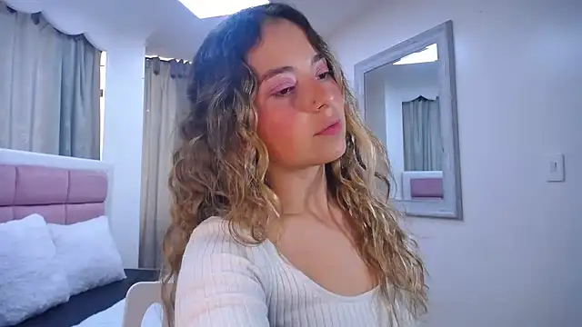 IssadoraJames online show from 22, 12, 2024
