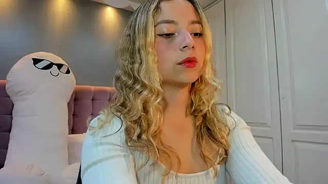 IssadoraJames online show from 23, 9, 2025