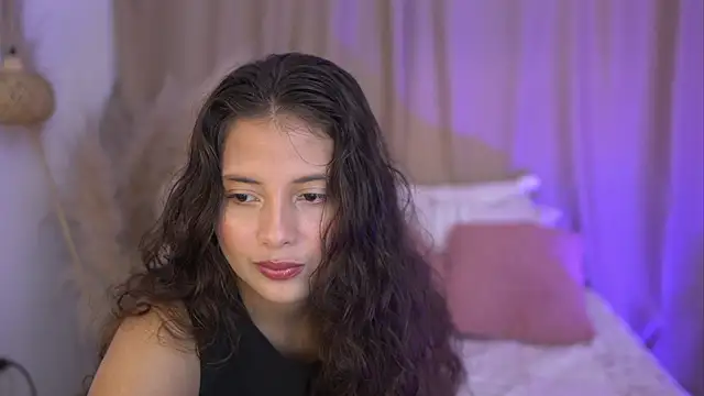 Snapshot of lirio05 chatting on 24, 11, 2025 lirio05 online show from 24, 11, 2025