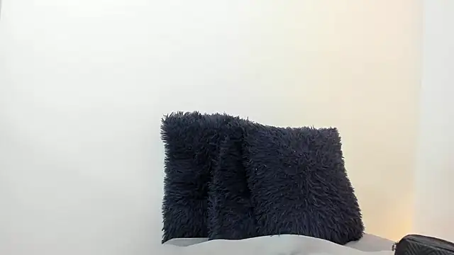 Lizzie Williams  online show from 19, 12, 2025