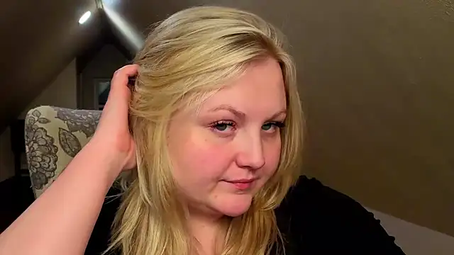 PhatAssBlond online show from 9, 5, 2026