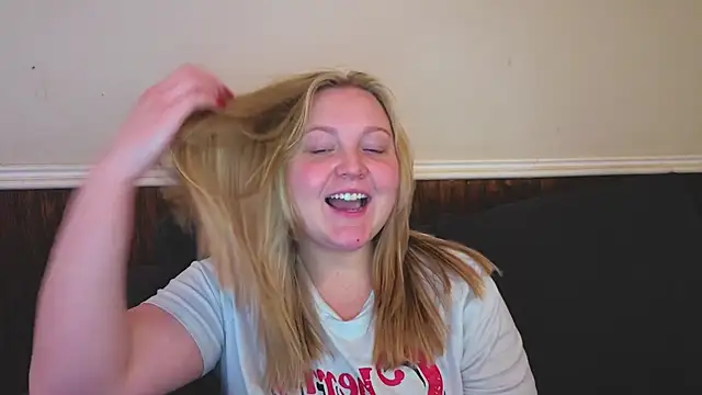 PhatAssBlond online show from 18, 2, 2026