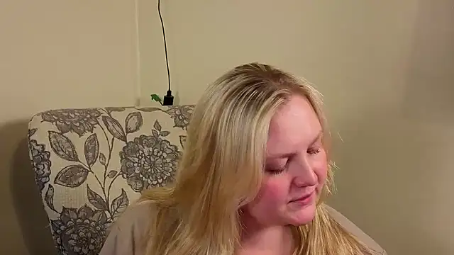 PhatAssBlond online show from 19, 6, 2026