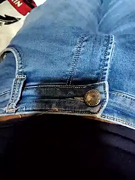 Snapshot of SplitPrestige19 chatting on 6, 11, 2025 SplitPrestige19 online show from 6, 11, 2025