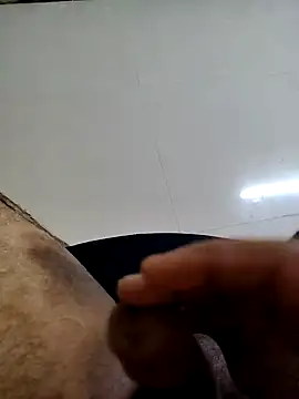 Snapshot of SplitPrestige19 chatting on 17, 10, 2025 SplitPrestige19 online show from 17, 10, 2025