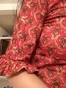 Snapshot of Raya-Moni chatting on 22, 11, 2025 Raya-Moni online show from 22, 11, 2025