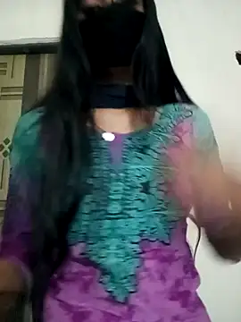 Snapshot of Raya-Moni chatting on 21, 11, 2025 Raya-Moni online show from 21, 11, 2025