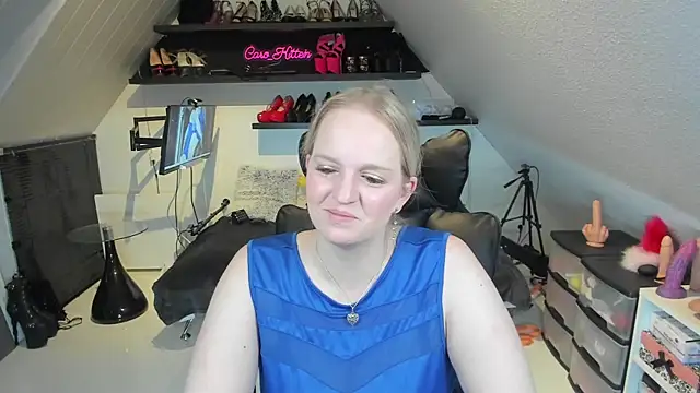 Snapshot of caro_kitten chatting on 10, 1, 2025 caro kitten online show from 10, 1, 2025