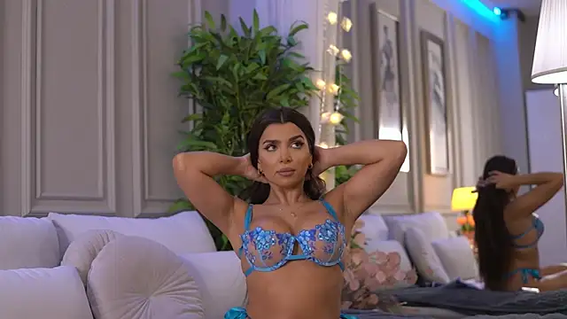 NicoleCellini online show from 2, 4, 2026