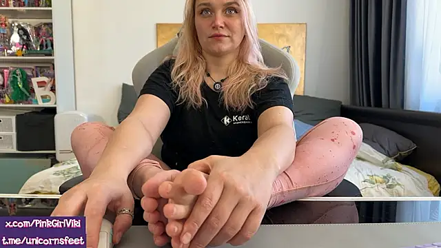 unicornsfeet online show from 10, 3, 2026