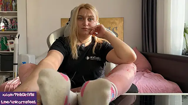 unicornsfeet online show from 10, 4, 2026