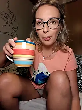 Jade Emeraud online show from 16, 12, 2025