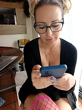 Jade Emeraud online show from 4, 12, 2025