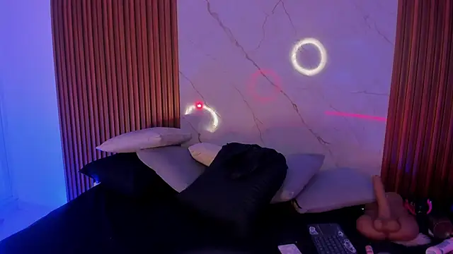 Emiilycollins online show from 27, 11, 2025