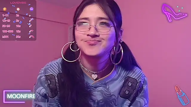 Snapshot of moonfiredancer chatting on 27, 11, 2025 moonfiredancer online show from 27, 11, 2025