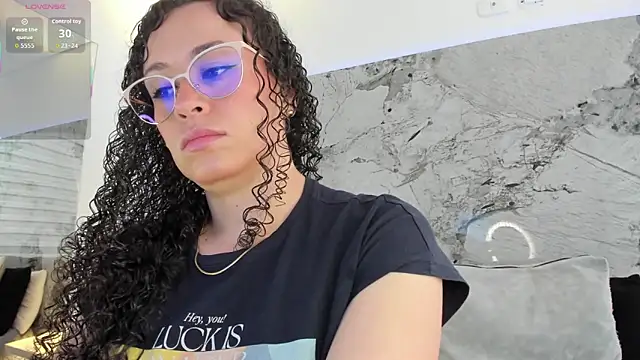 LIZ HOLMES online show from 18, 12, 2025