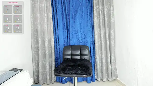 Snapshot of Alannis_Blue1 chatting on 18, 6, 2026 Alannis Blue1 online show from 18, 6, 2026