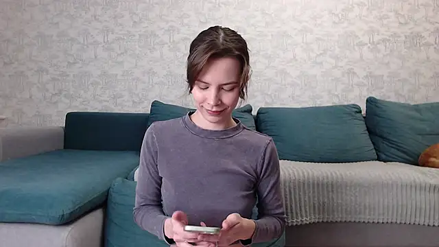 Snapshot of milly_ross chatting on 3, 11, 2025 milly ross online show from 3, 11, 2025