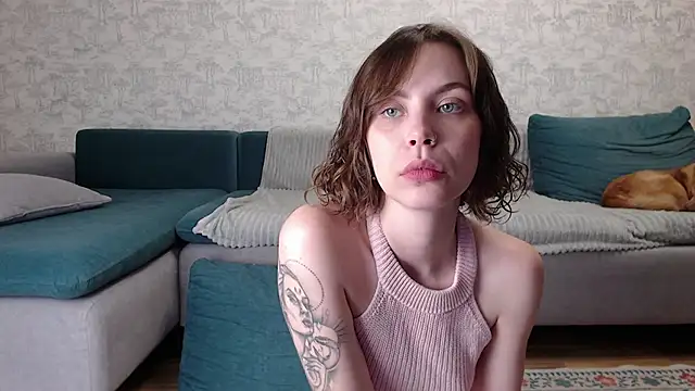 Snapshot of milly_ross chatting on 24, 11, 2025 milly ross online show from 24, 11, 2025