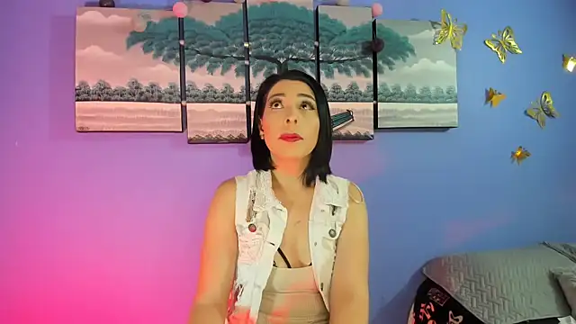 AdelleLennox cg online show from 5, 2, 2025