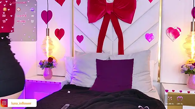 Flor delunaa online show from 13, 2, 2026