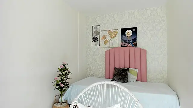 Adria ross online show from 21, 10, 2025