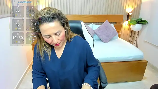 luciana ballesteros  online show from 22, 7, 2026