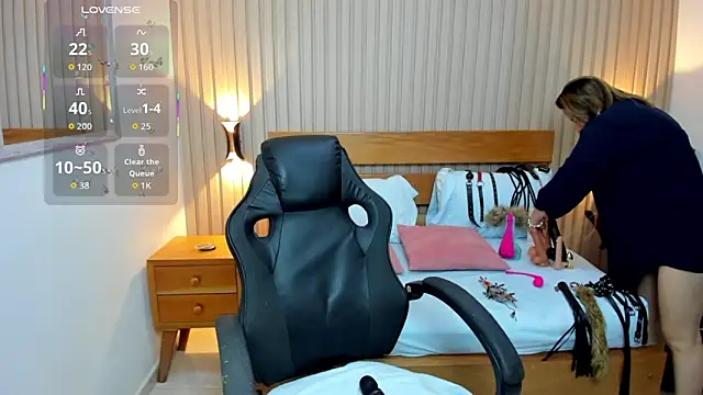 luciana ballesteros  online show from 31, 3, 2026