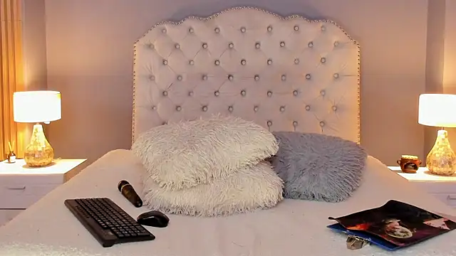 RamonaSimons online show from 22, 10, 2025