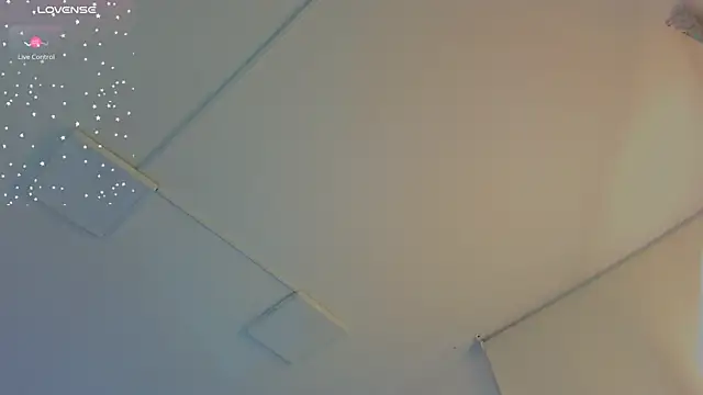 Snapshot of FaloonRoussel chatting on 18, 5, 2026 FaloonRoussel online show from 18, 5, 2026
