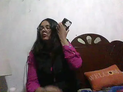 Samanthat33 online show from 2, 3, 2025