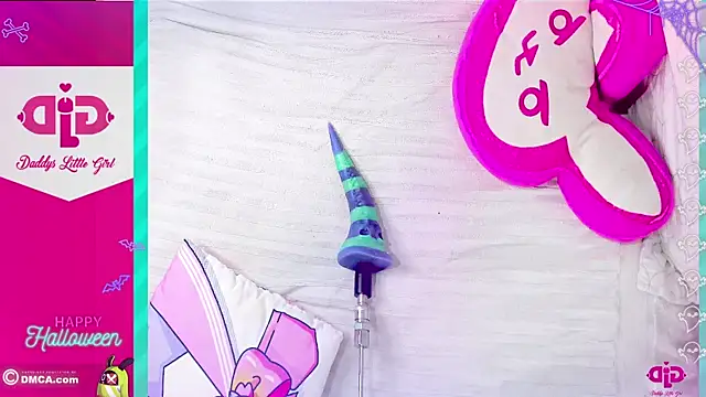 DaddysLittleGirl01 online show from 30, 10, 2025