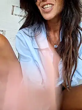 EmySkinny85 online show from 18, 9, 2025
