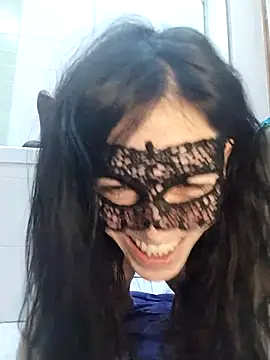 EmySkinny85 online show from 21, 2, 2025