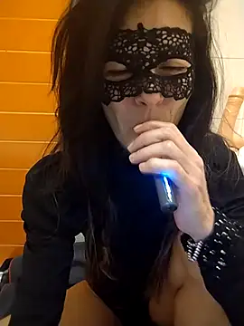 EmySkinny85 online show from 16, 2, 2025