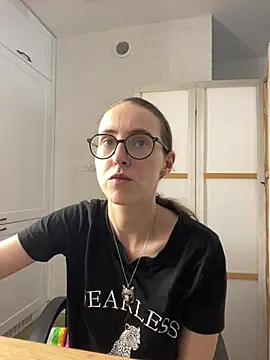 Snapshot of MartiniiSelenna chatting on 17, 7, 2026 MartiniiSelenna online show from 17, 7, 2026